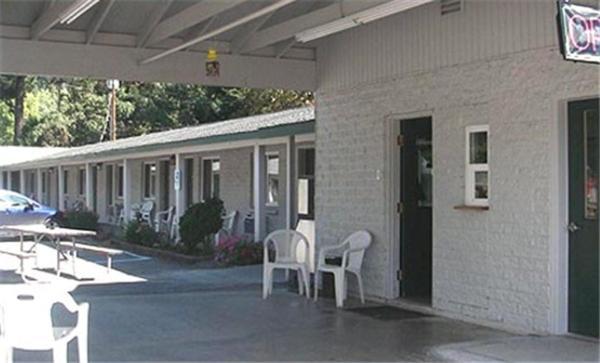 Forest Lodge Motel 해피캠프 외부 사진